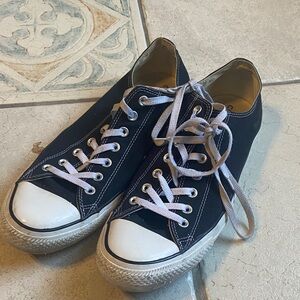 Mens black converse sz 15 needs a good cleaning